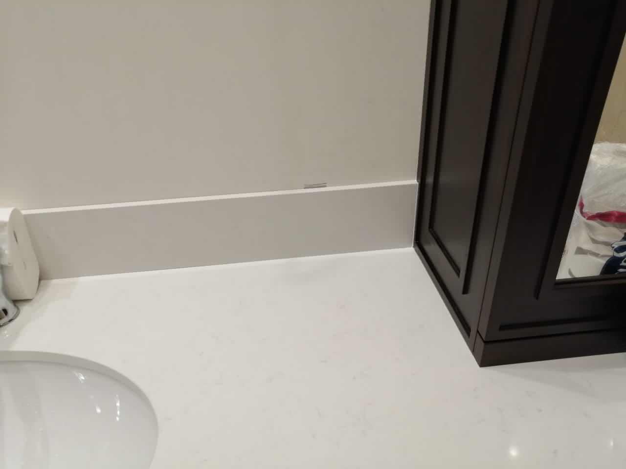 Обложка проекта: Столешница в ванную комнату из кварцевого агломерата