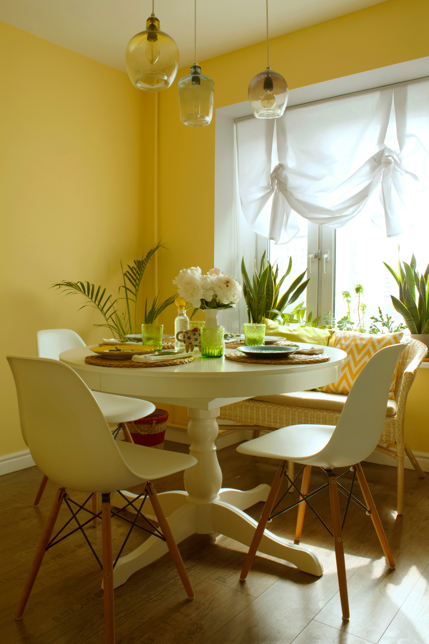 Houzz тур: Дух странствий и яркие стены в квартире дизайнера