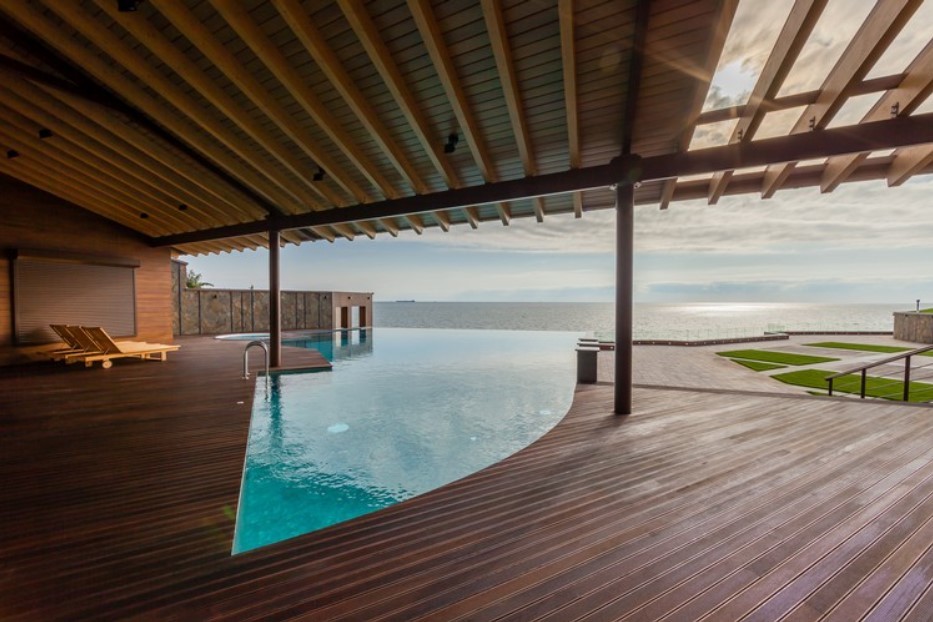 Проект недели: Бассейн-инфинити с видом на Черное море