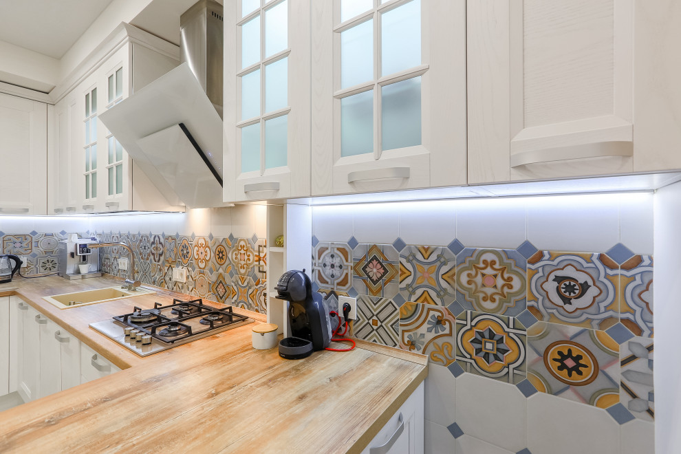 Обложка проекта: Apartment with light blue doors