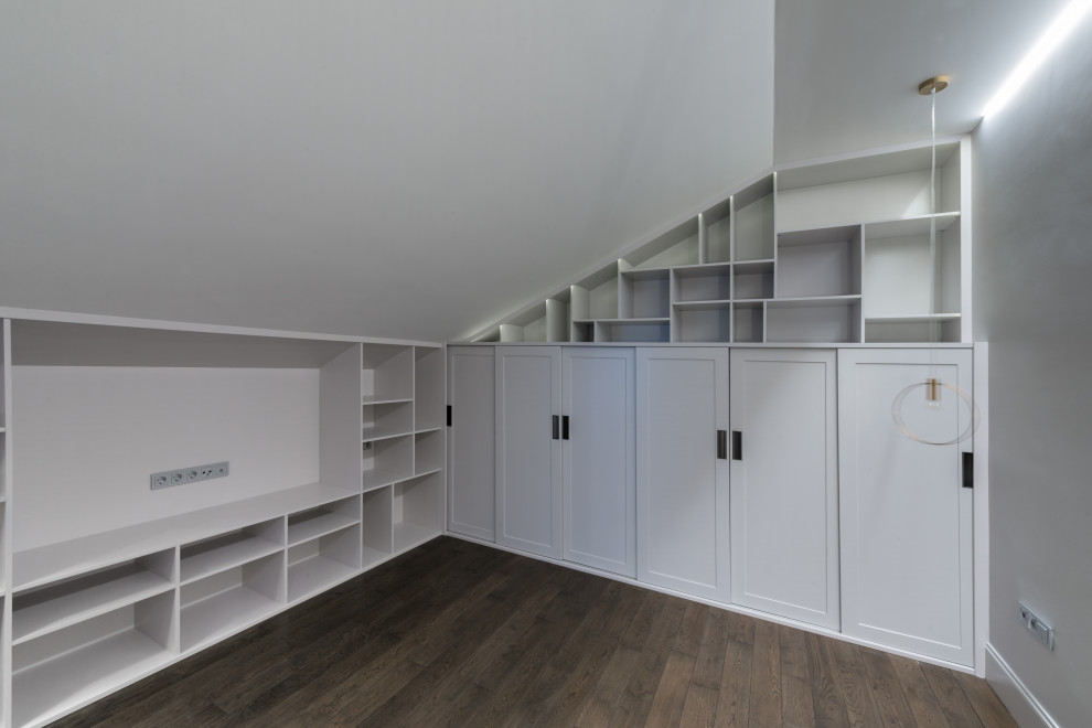 Стеллажи для хранения и ТВ зона