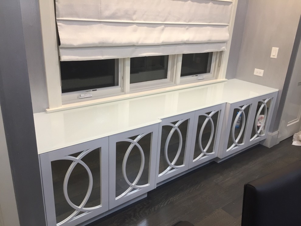 Обложка проекта: Backpainted glass table top