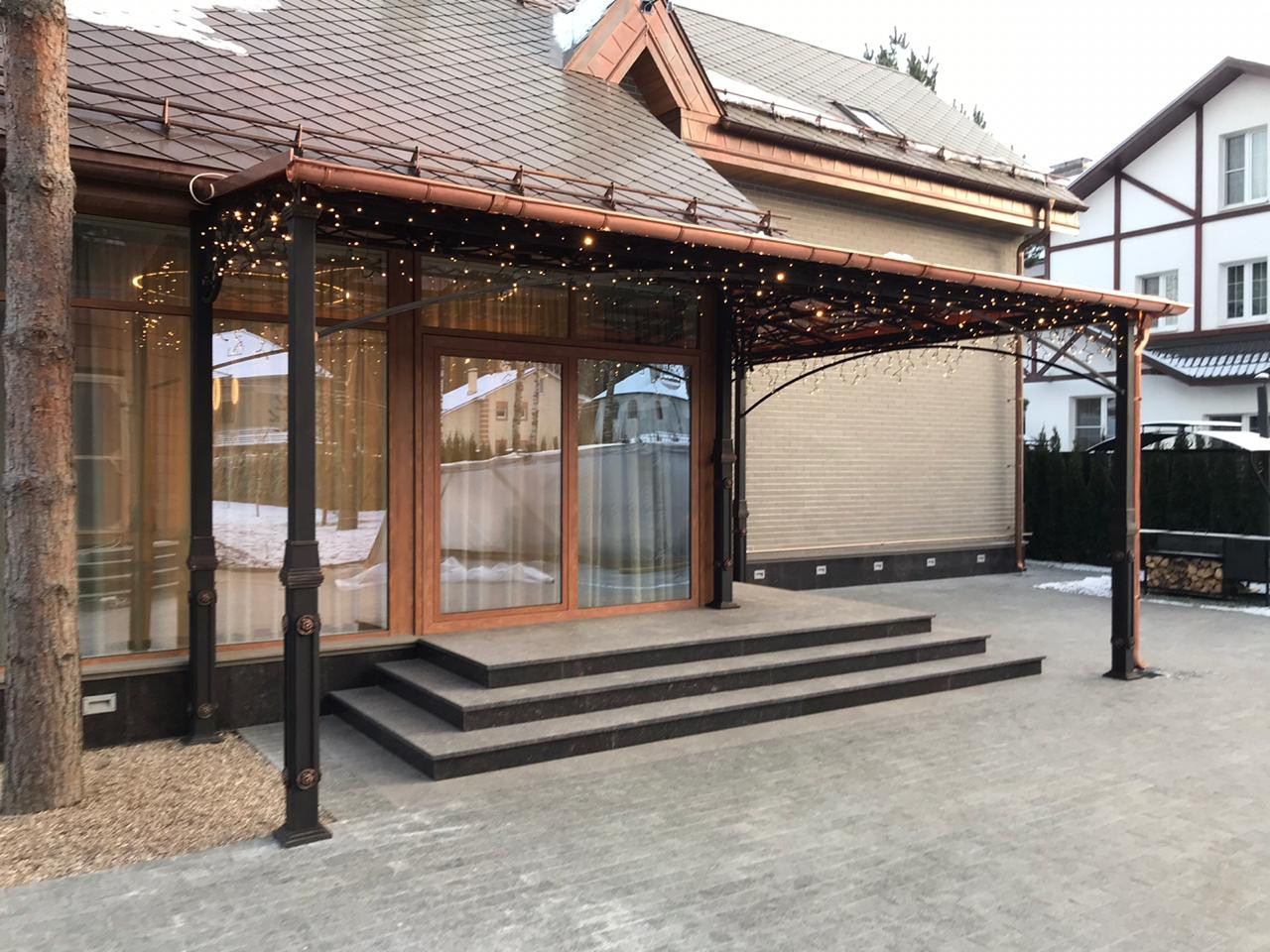 Кованый забор 380 кв.м., откатные ворота 3шт., кованые навесы 3шт.