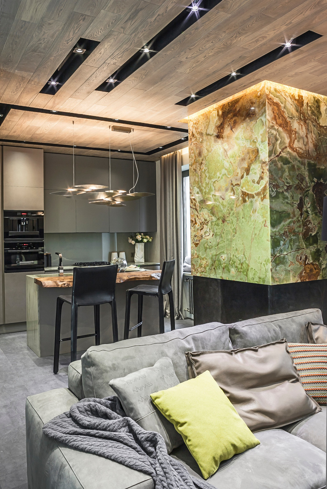 Houzz тур: Мужская берлога для актера Владимира Стеклова