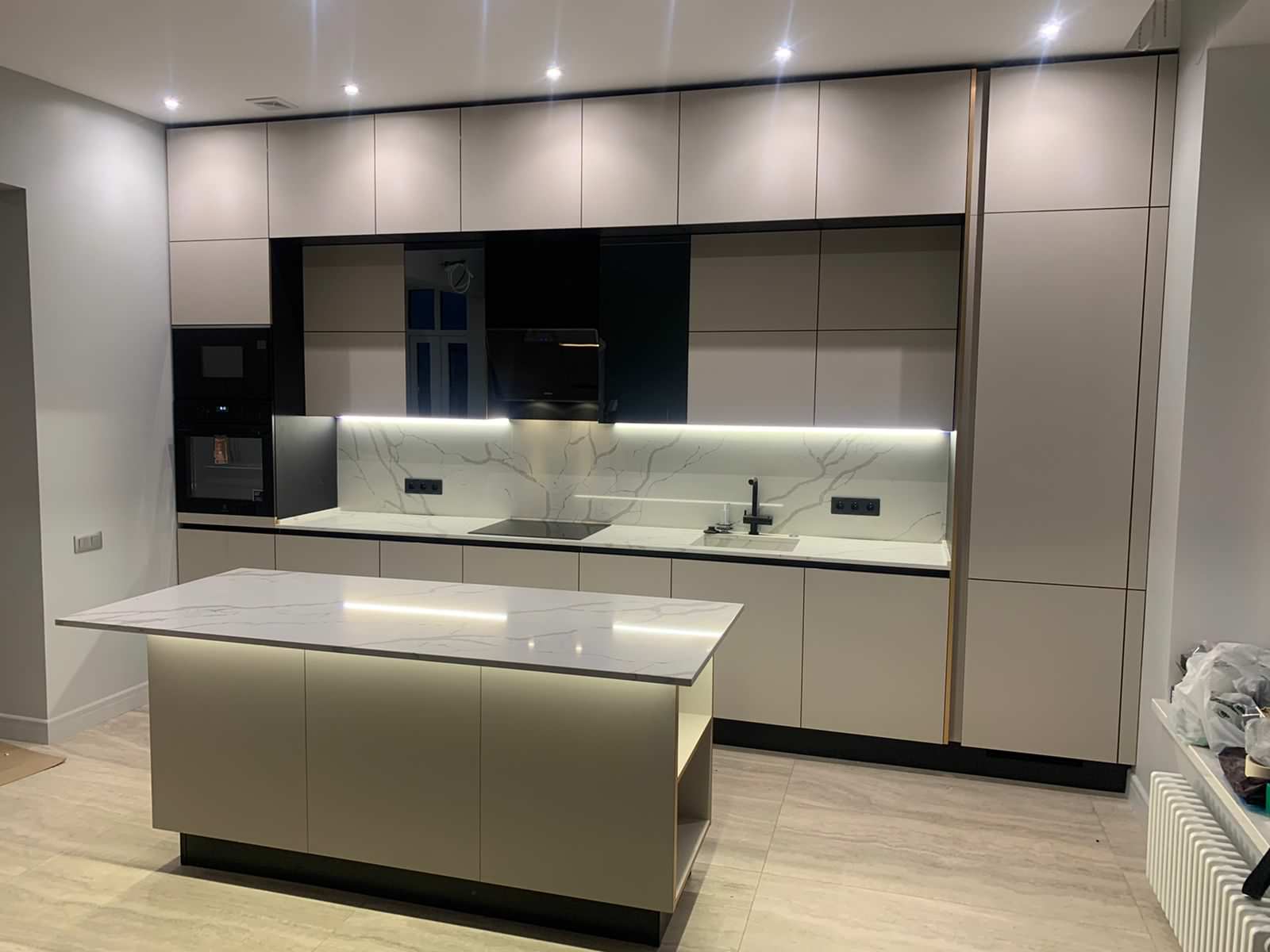 Кухня Favorit с островом