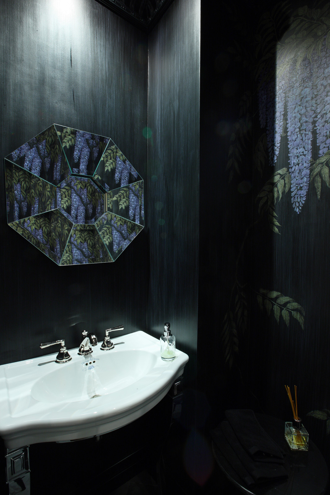 Houzz тур: Интерьер квартиры на Новом Арбате в рамках ар деко