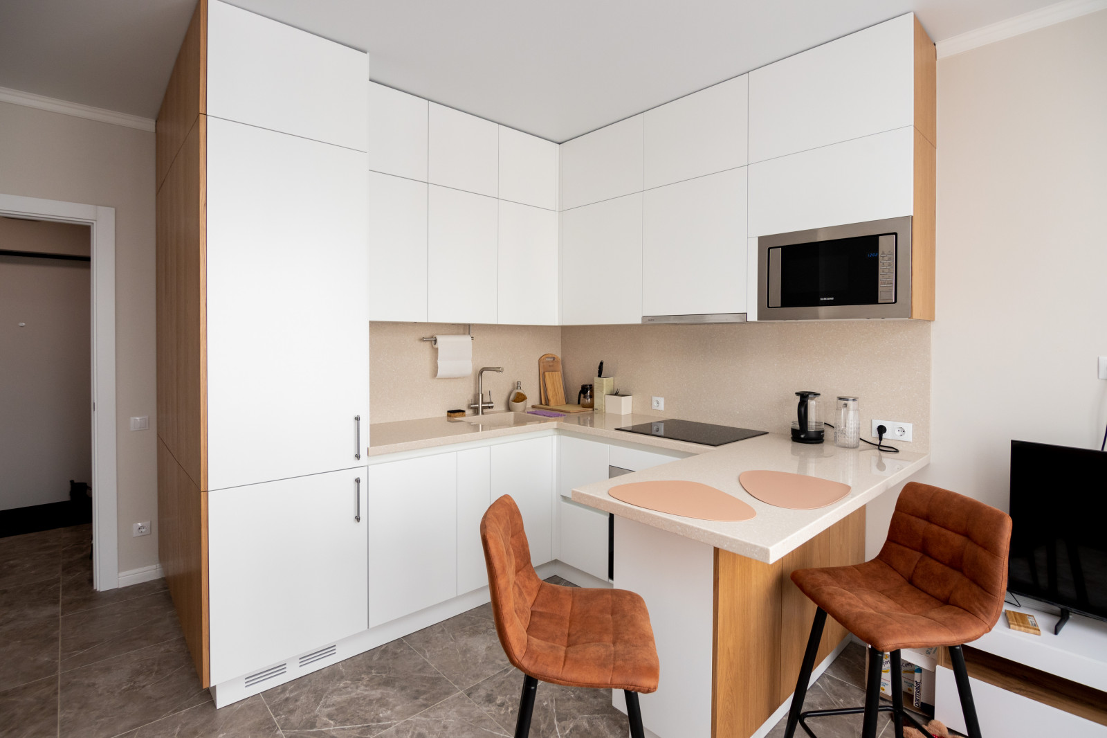 Современная кухня в минималистичном стиле