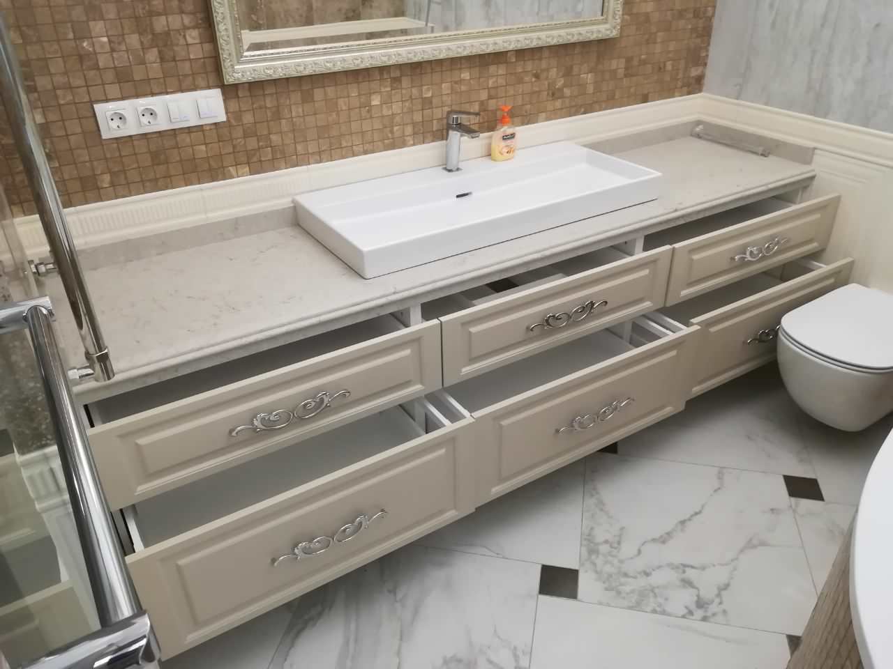 Подвесная столешница из кварцевого композита Caesarstone