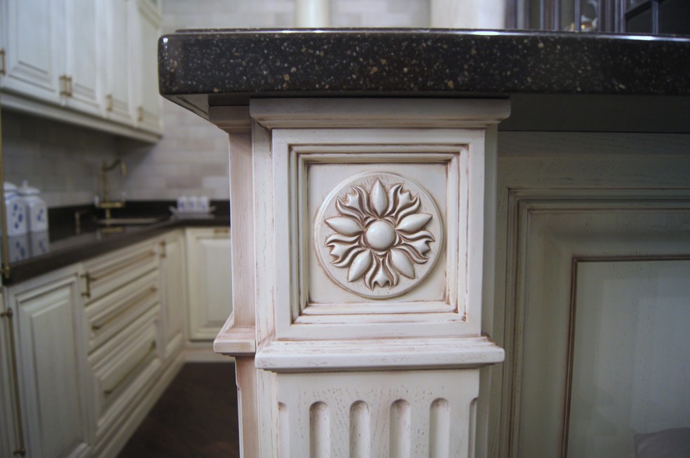 Кухня в провансе из массива