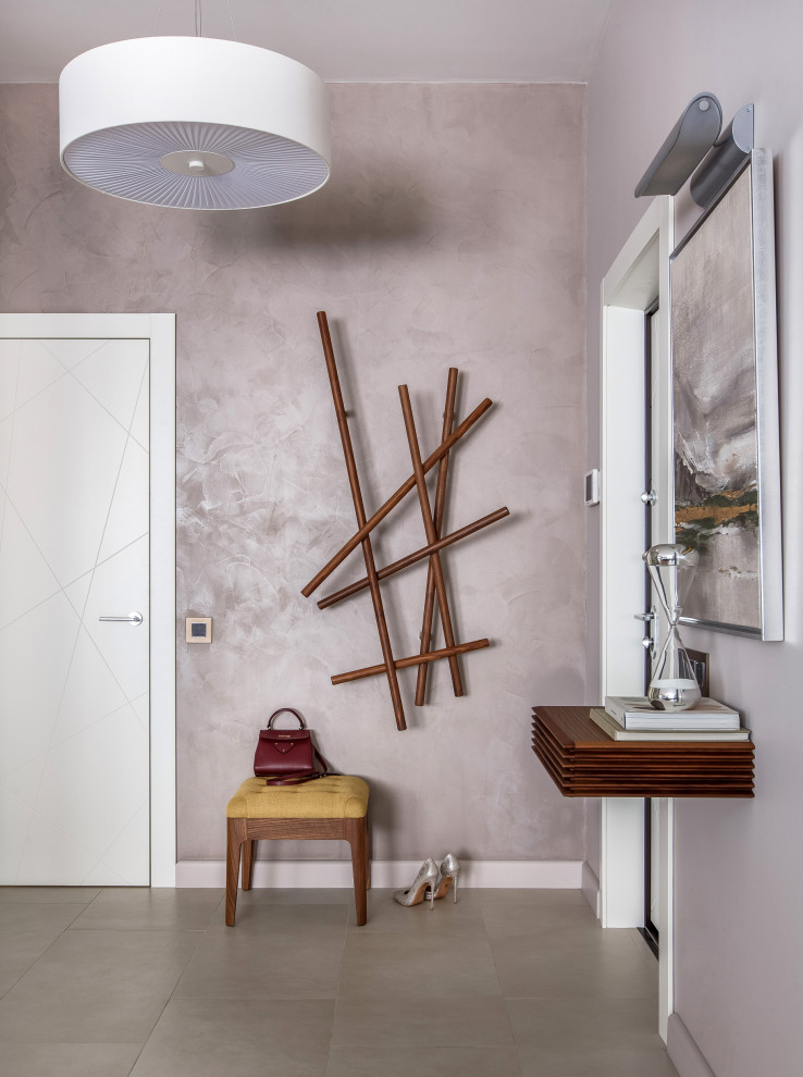 Трехкомнатная квартира в центре Петербурга