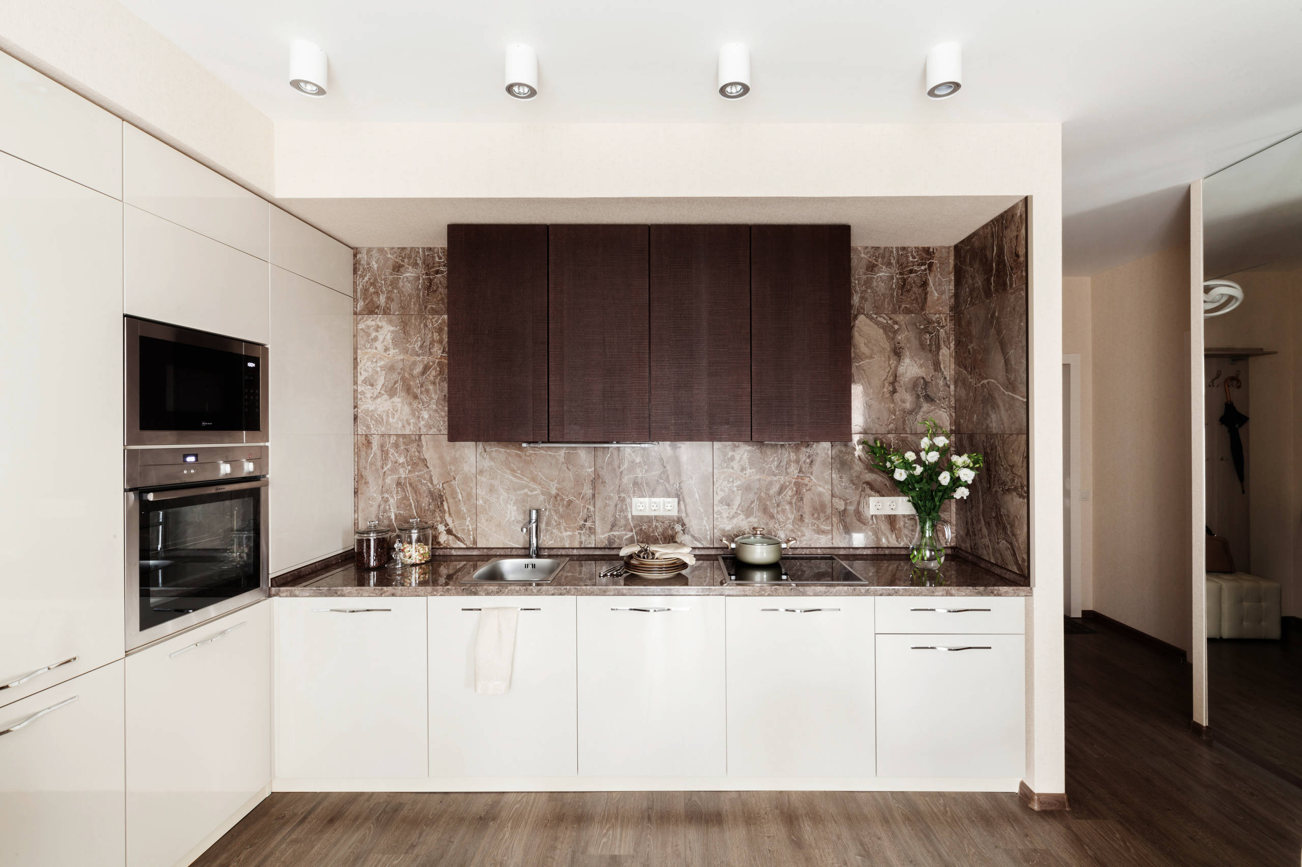 Houzz тур: Черно-белые фотографии Парижа и растворяющаяся кухня