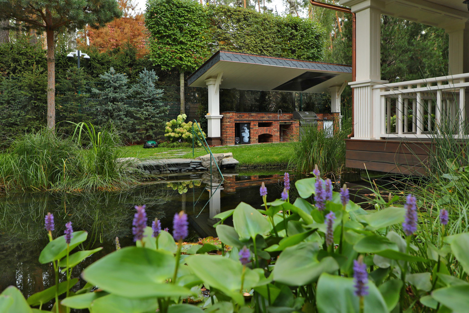 Коттеджный сад в Барвихе (дизайн и исполнение компании "Imperial Garden")