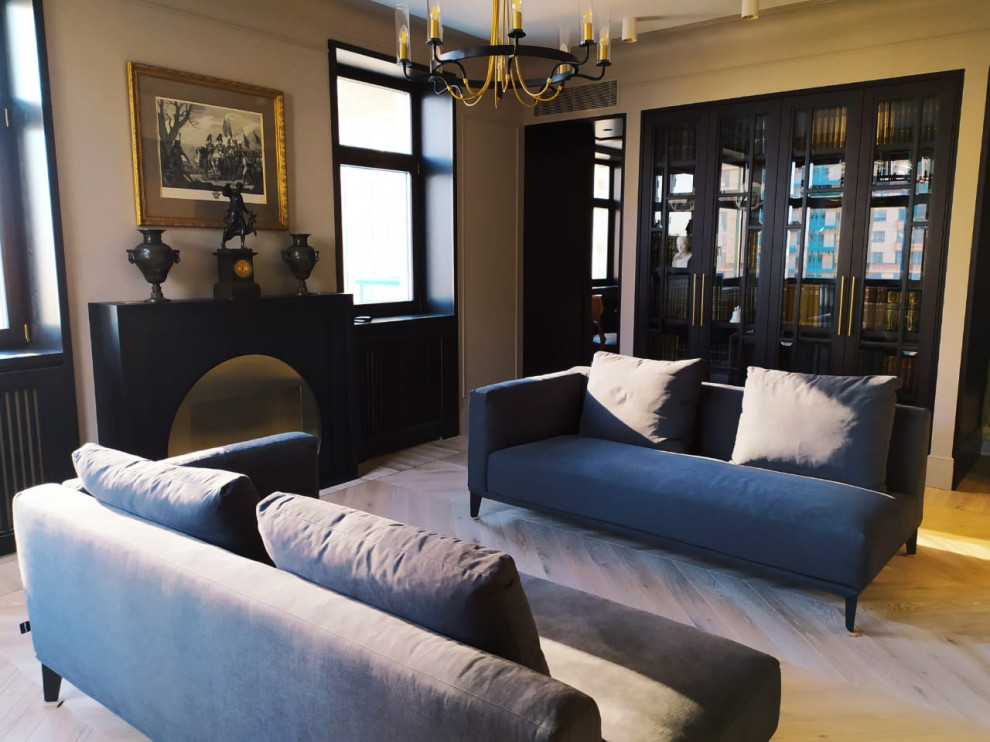 Камин из массива и латуни