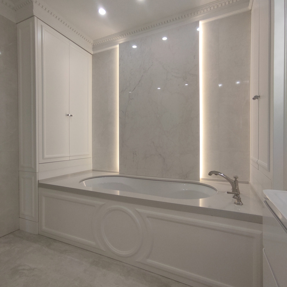 Двухуровневая светлая квартира в неоклассическом стиле