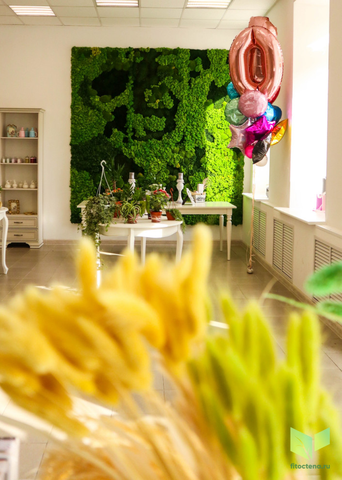 Обложка проекта: Вертикальное озеленение салона цветов "Флаура"