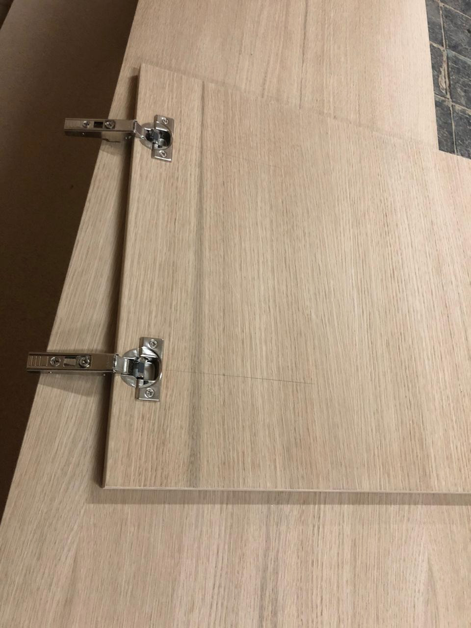 Обложка проекта: Тв зона с выдвижным столиком для ноутбука , в частный дом. МДФ + шпон дуба.