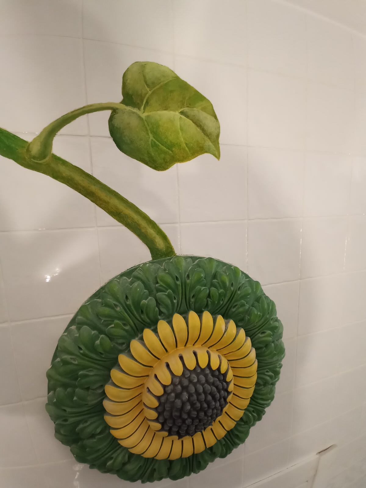 Рельефно-живописное панно в холле квартиры