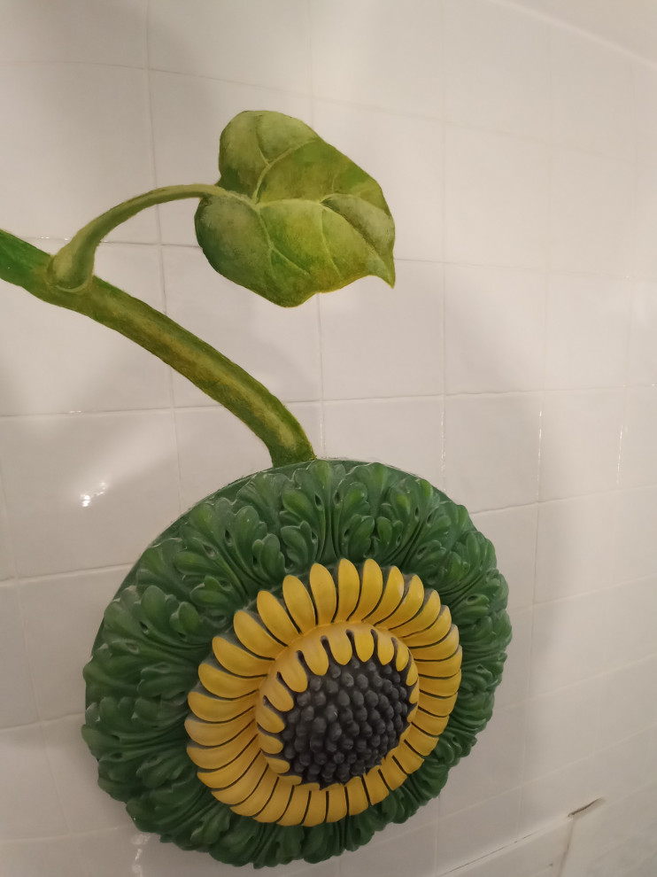 Рельефно-живописное панно в холле квартиры