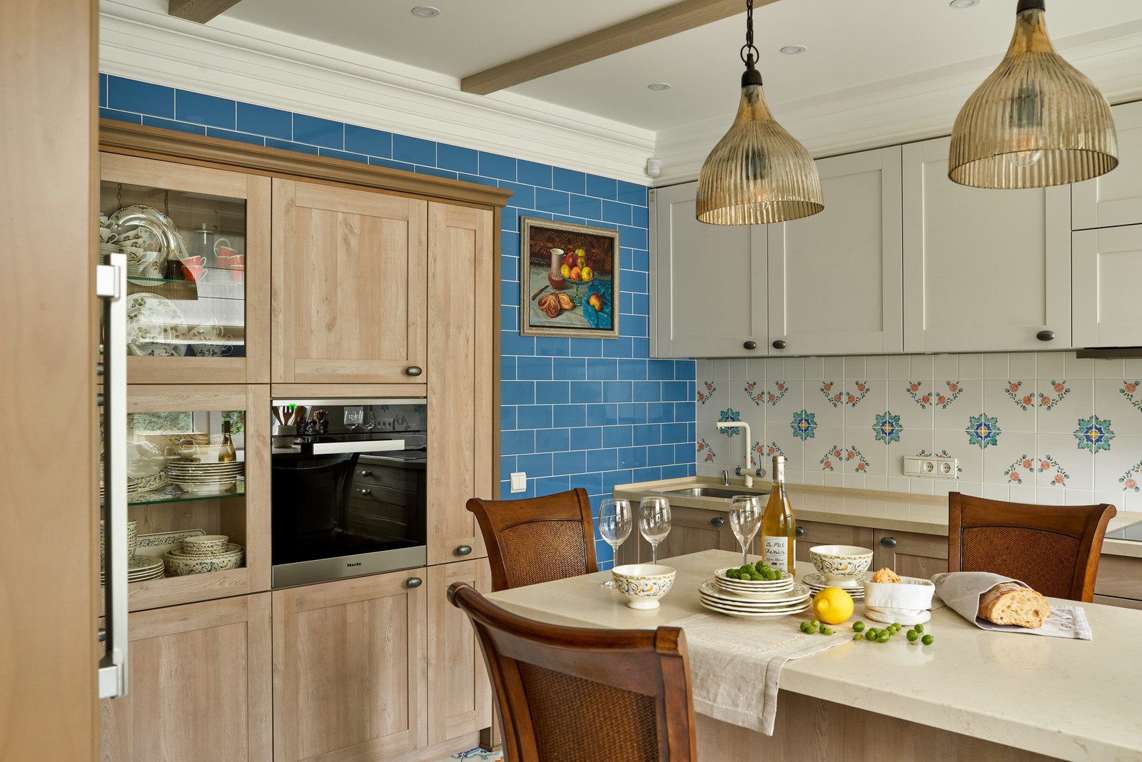 Кухня с полуостровом