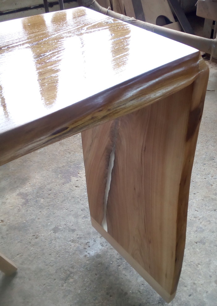 Столы , консоли и изголовья кроватей из Слэбов