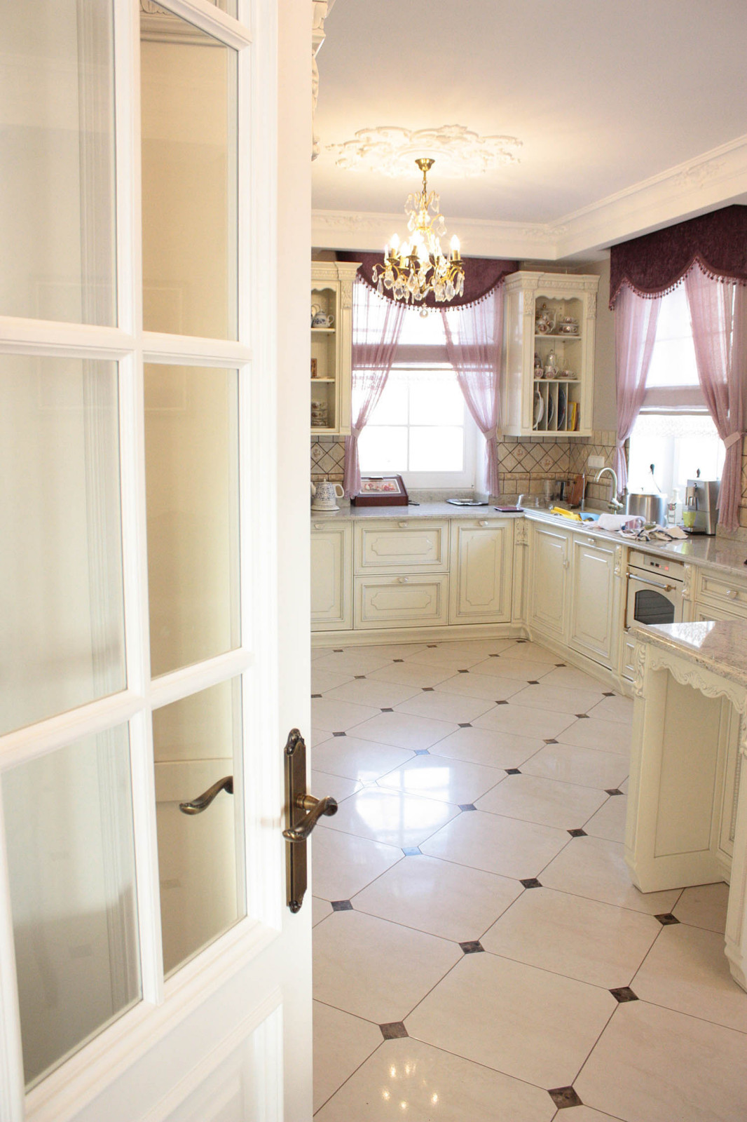 Recreating the Interior of the Chekhov’s Period in a Suburban Residence