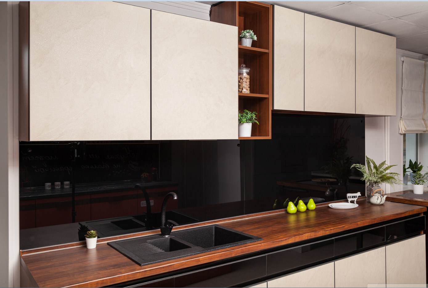 "Кухонный двор" "Мебельхолл"