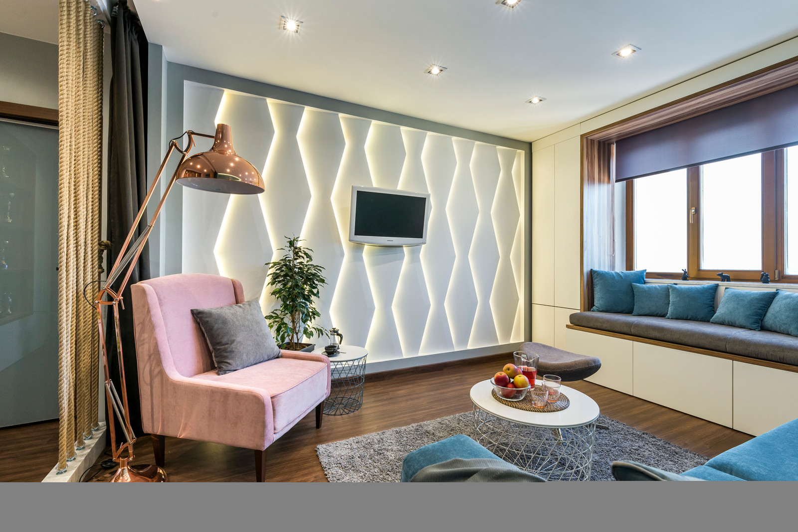 Световая панель Synthes в программе Школа ремонта