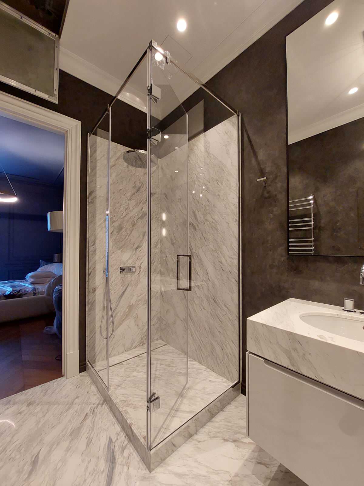 Душевая кабина/ванная комната