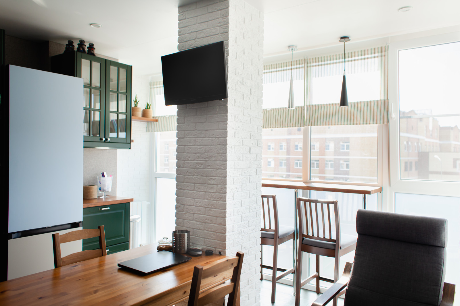 2х комнатная квартира Свиридова 14