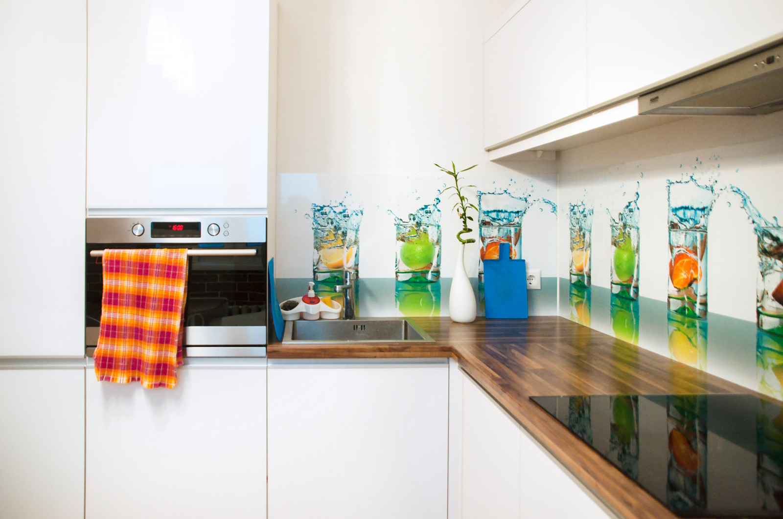 Кухня с фасадами из пластика