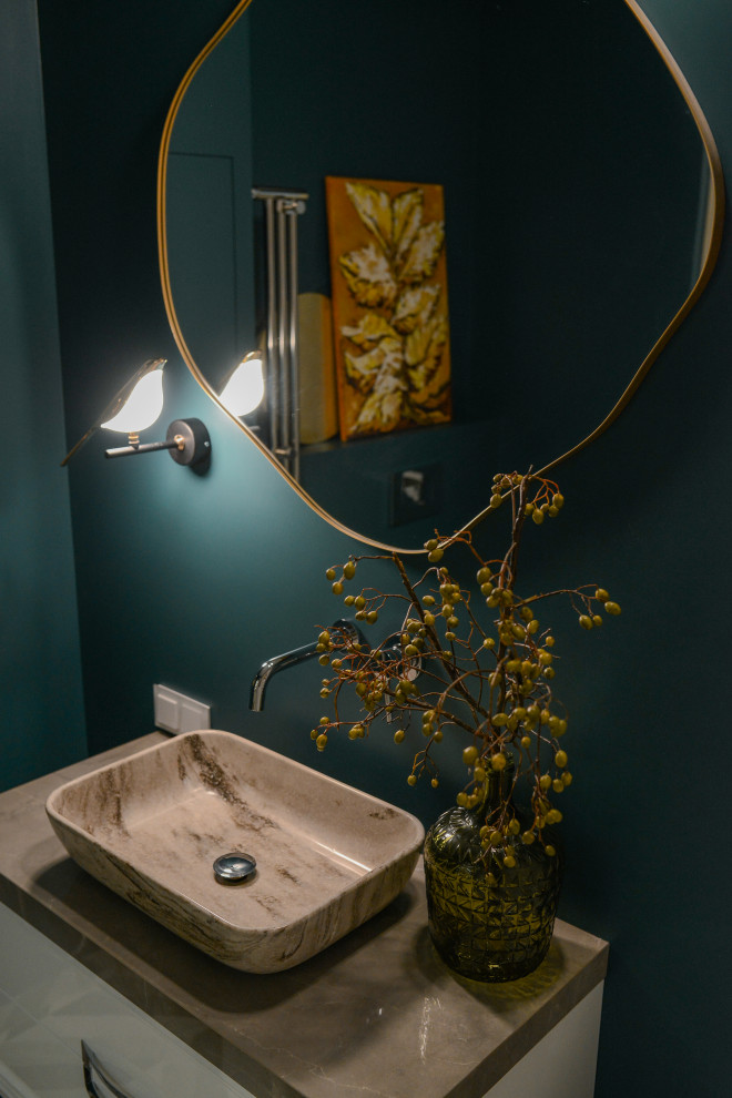 санузел с золотыми птицами