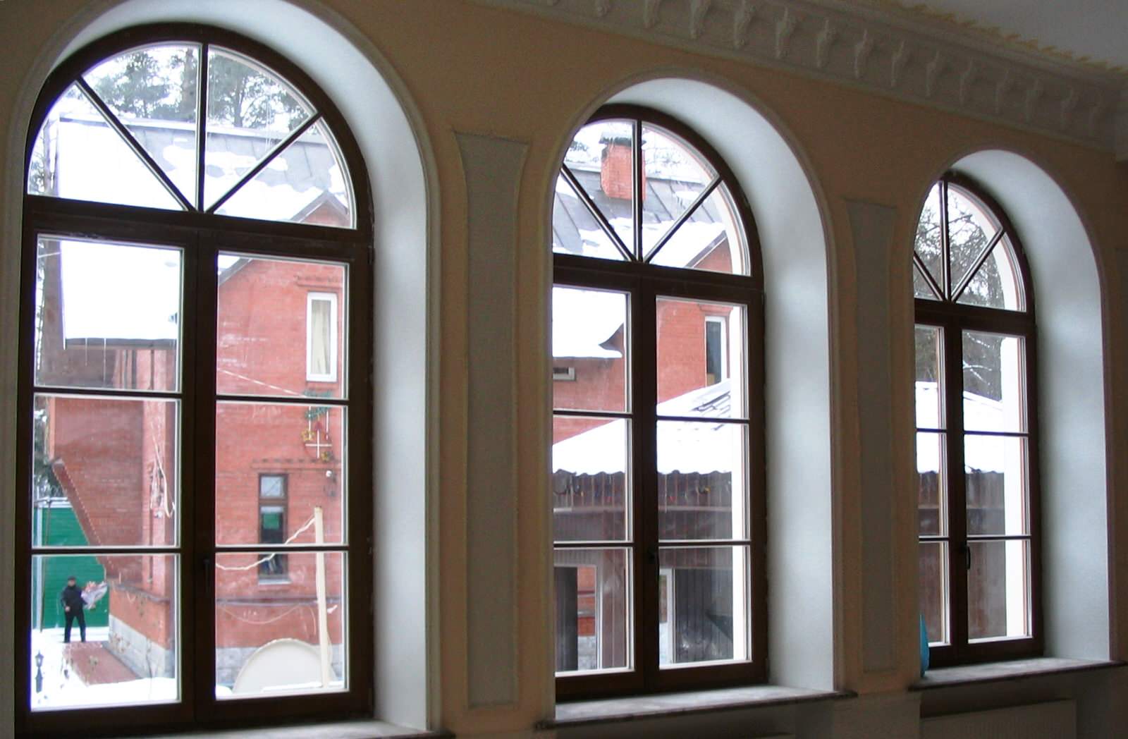 арочные окна