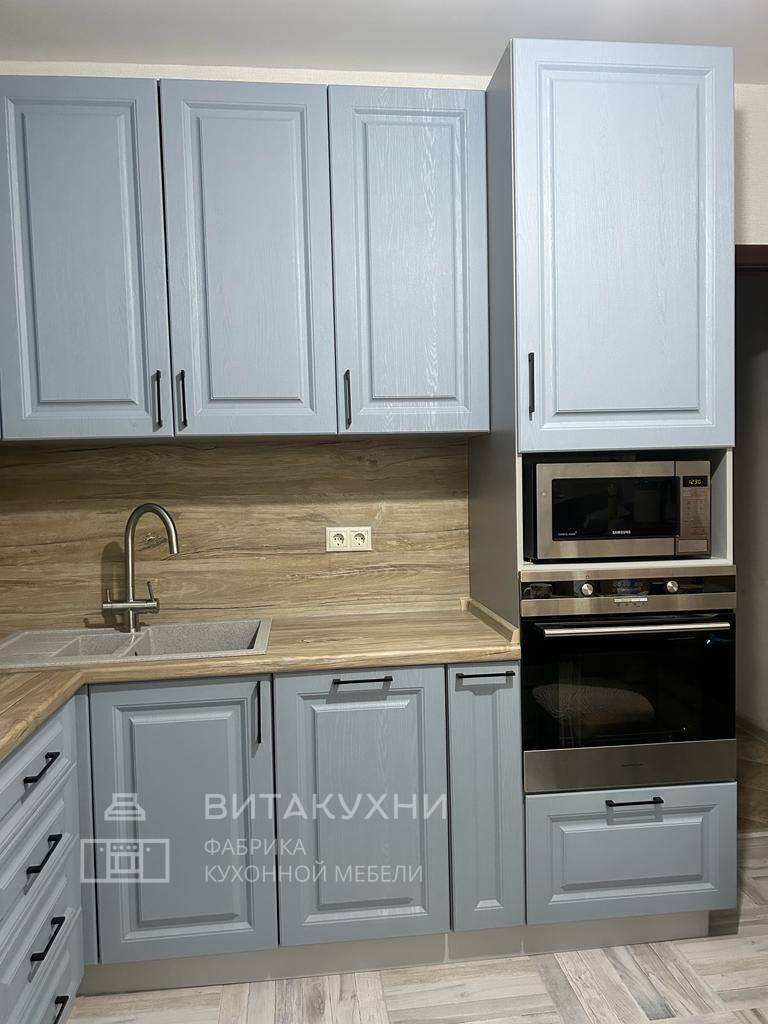 Классическая серая кухня