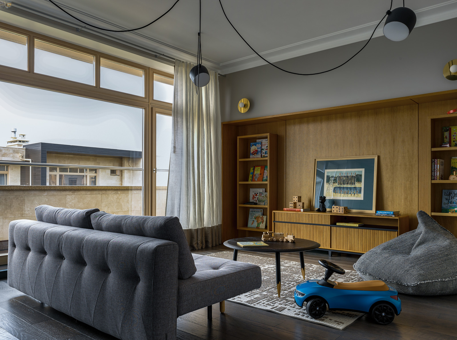 Houzz тур: Таунхаус в тёмных тонах