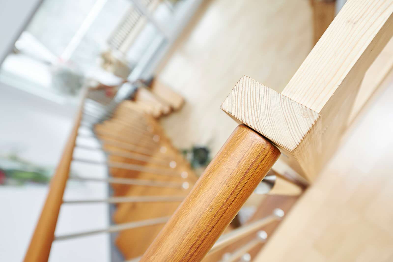 консольная лестница из бирманского тика