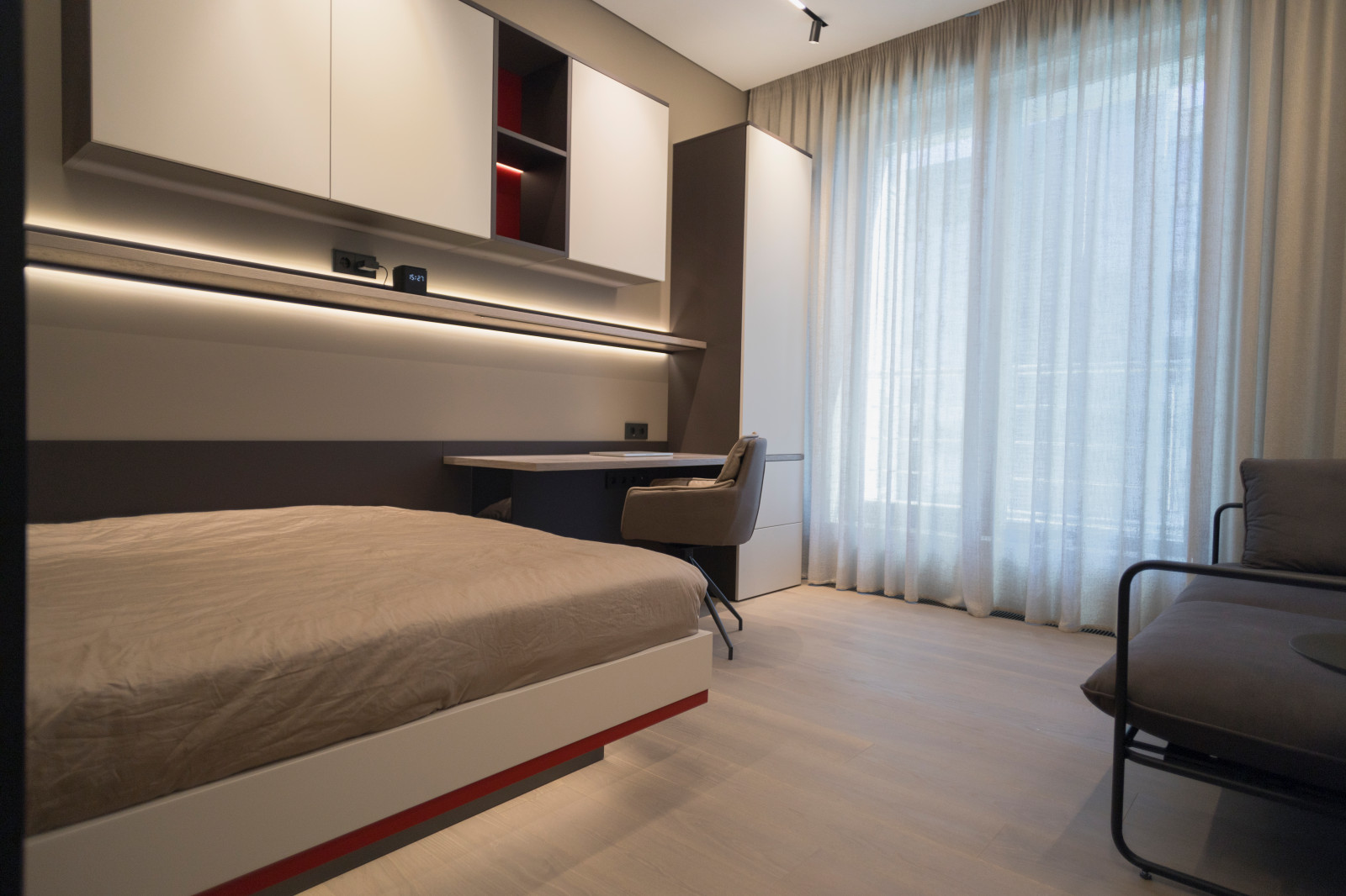 светлая квартира в ЛАХТА Plaza