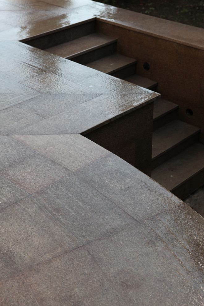 Облицовка природным камнем фасада №15