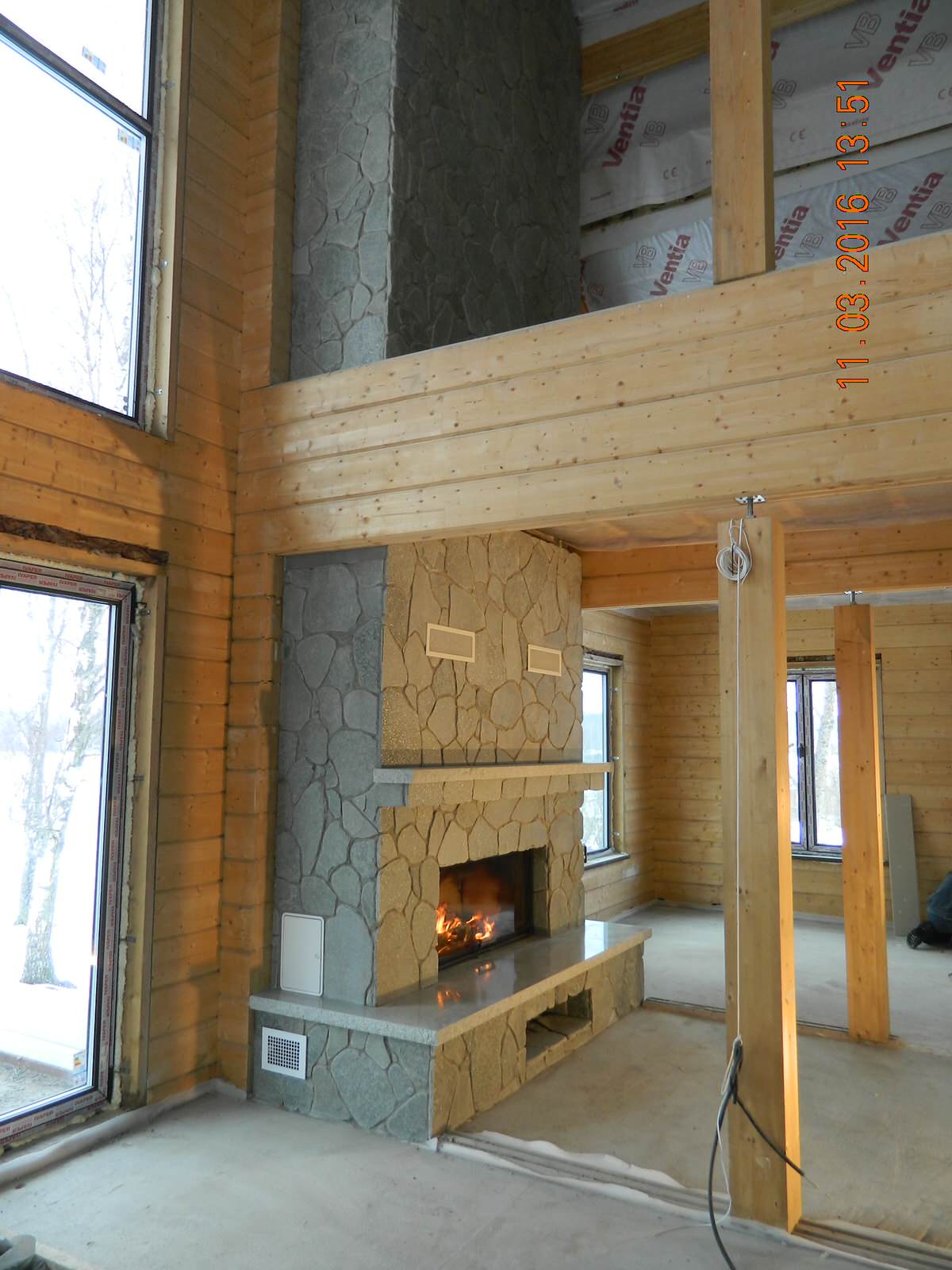 Камин в натуральном камне