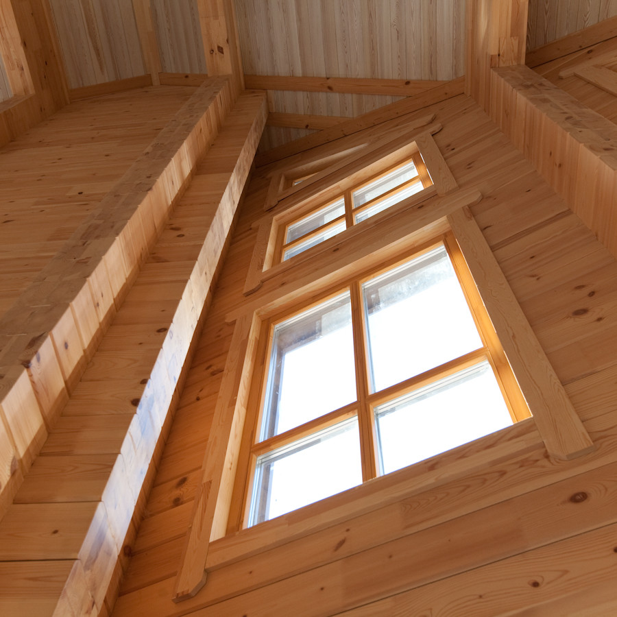 Деревянные окна в домах из клееного бруса