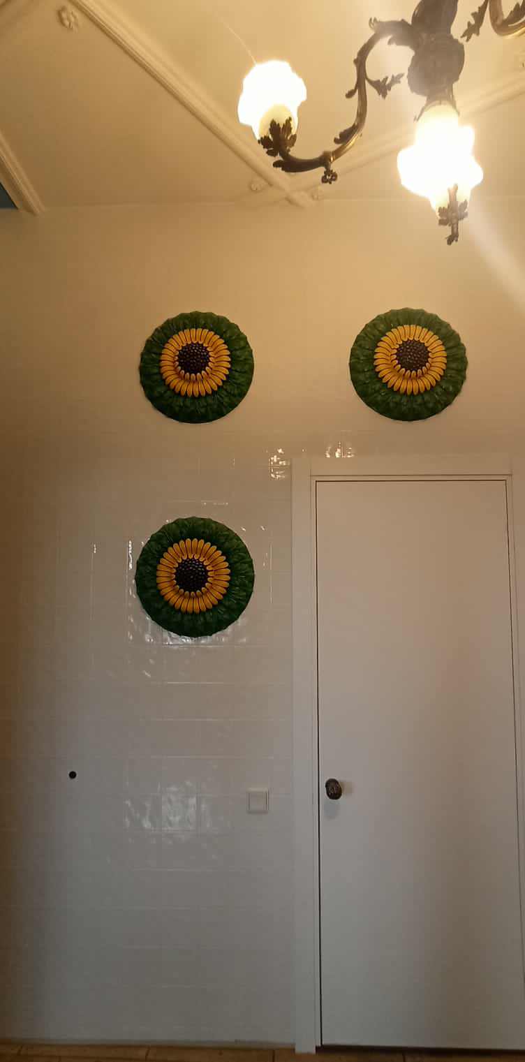 Рельефно-живописное панно в холле квартиры