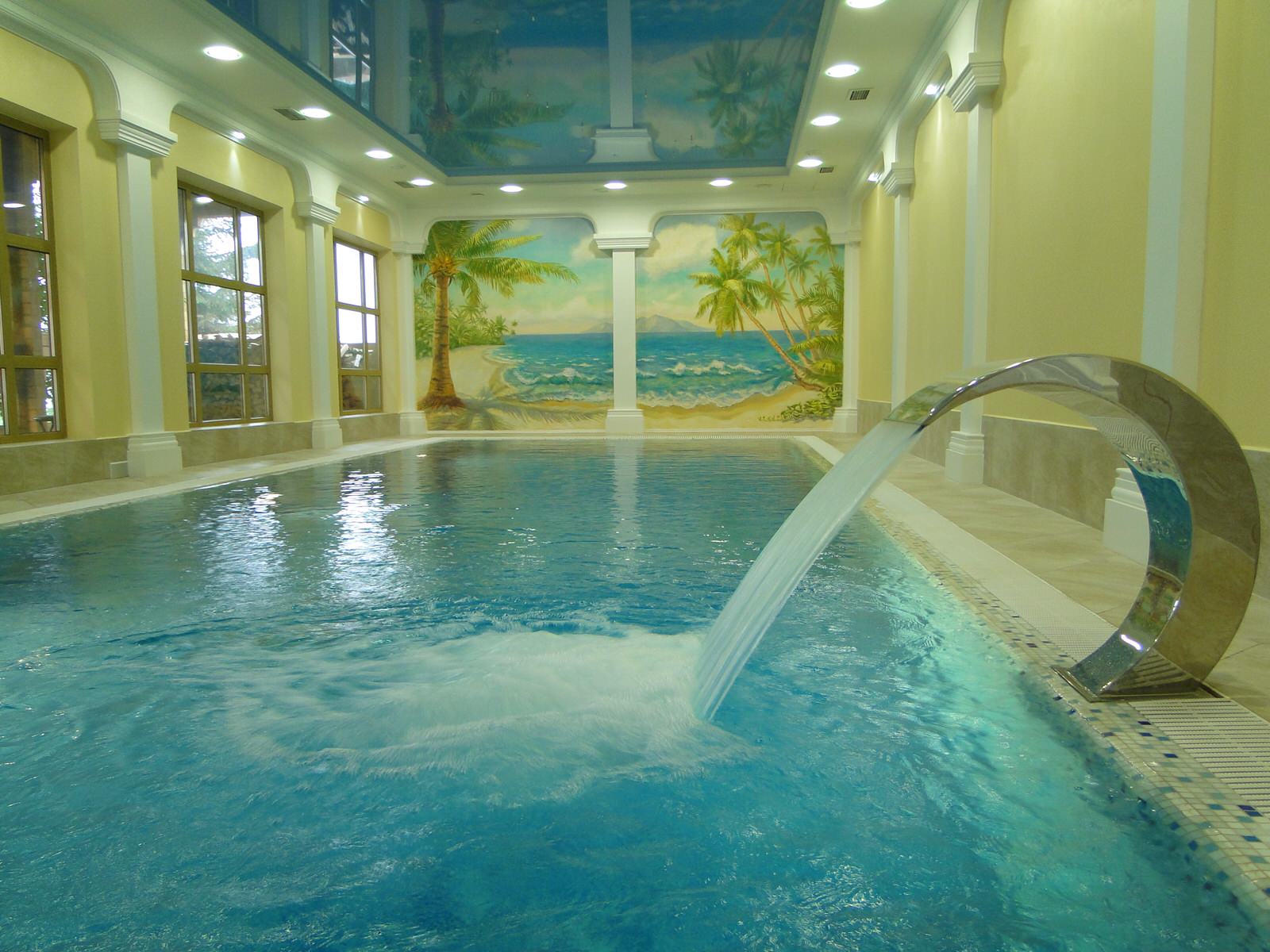 Роспись стен бассейна "Золотой берег"