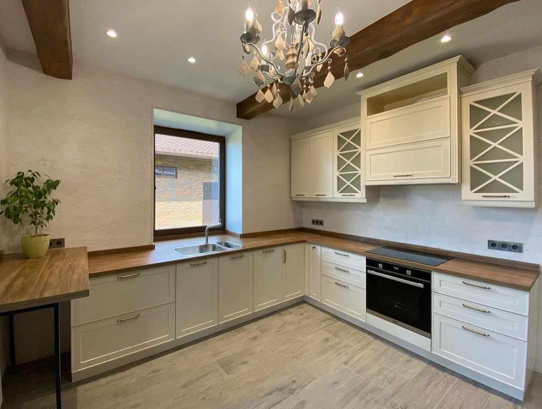 Кухня в коттедже