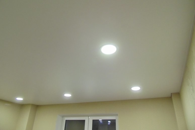 Натяжные потолки в Уручье