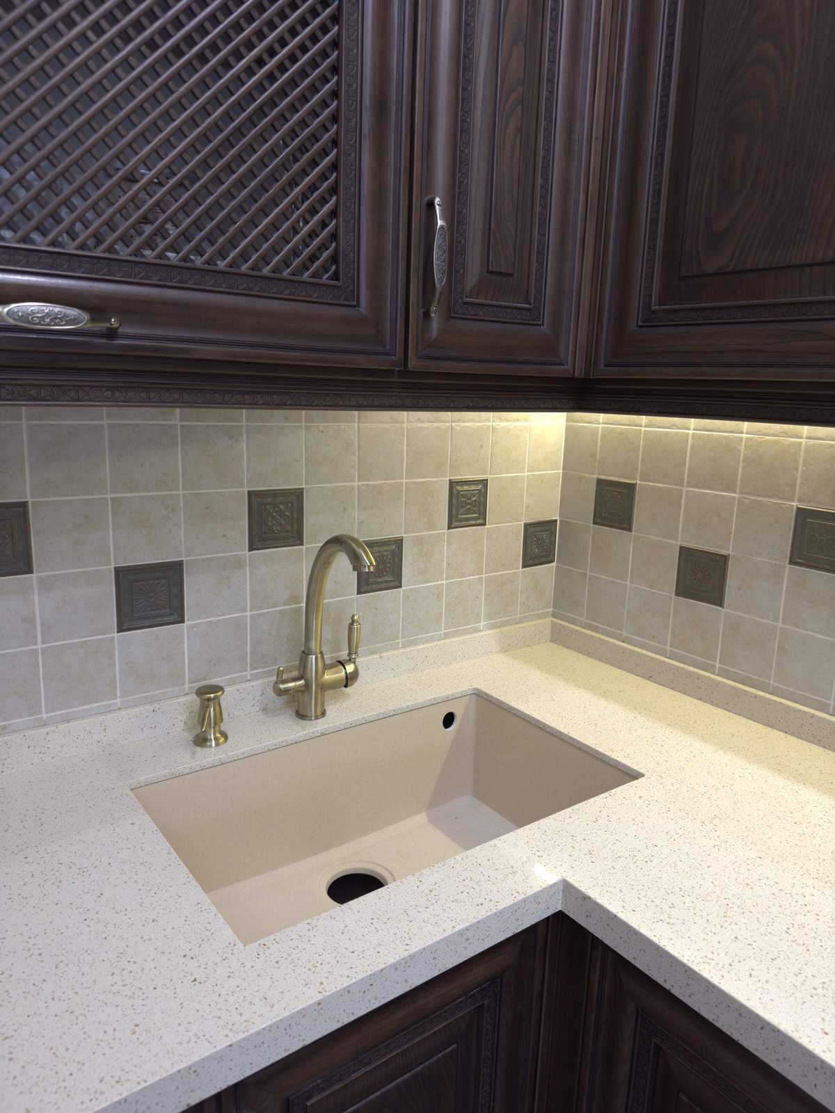 Обложка проекта: Столешница из кварца 12 мм