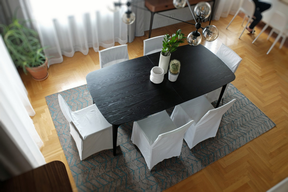 Обеденный стол