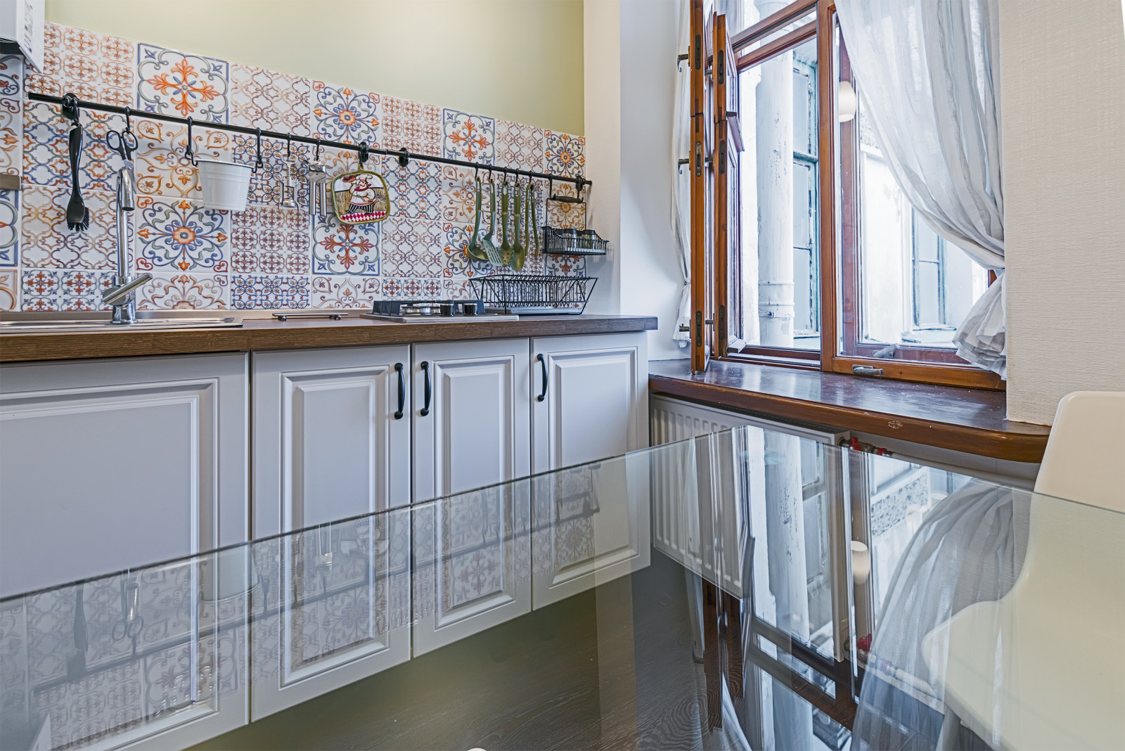 Есть проблема: Хорошая слышимость