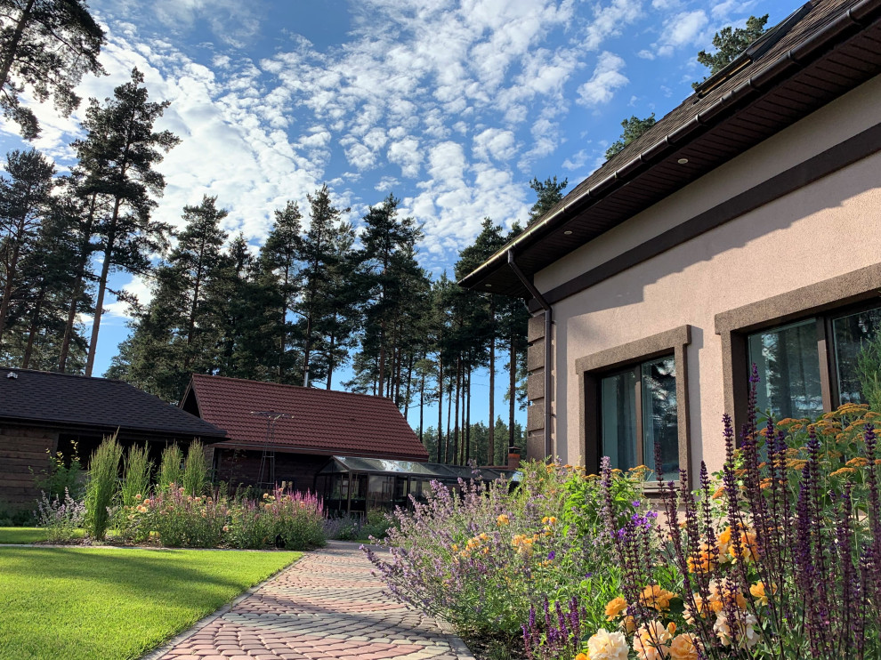 На солнечной поляне