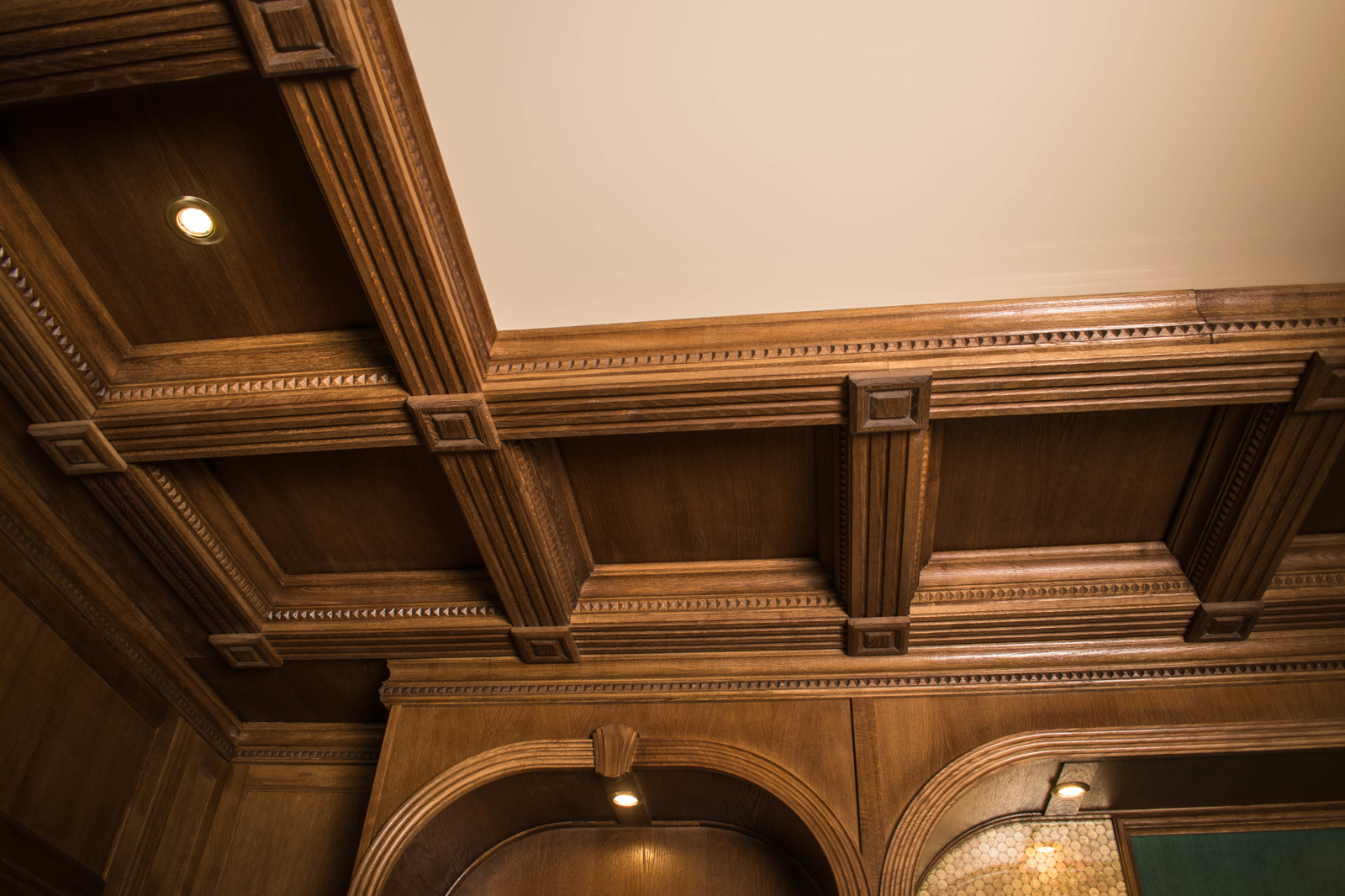 Классическая библиотека в духе современных тенденций.