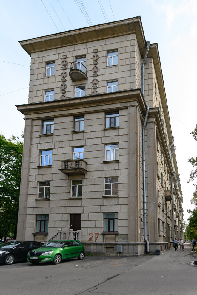 Cталинка на Свеаборгской ул., 27