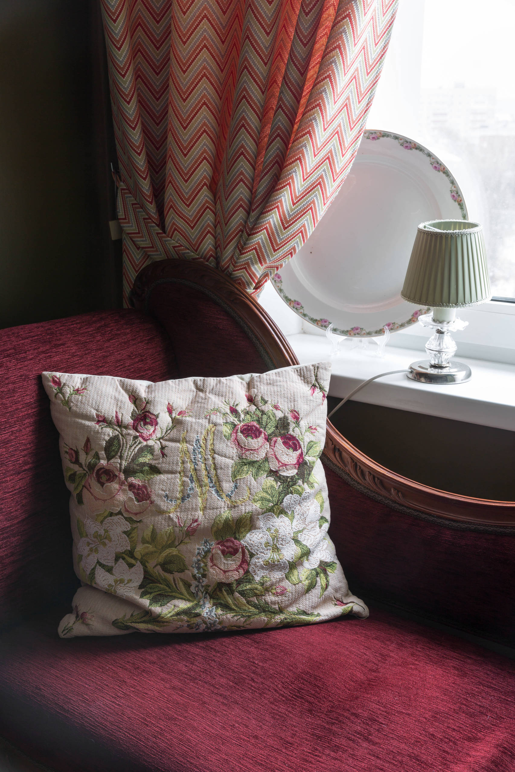 В гостях: Квартира юного ценителя антиквариата